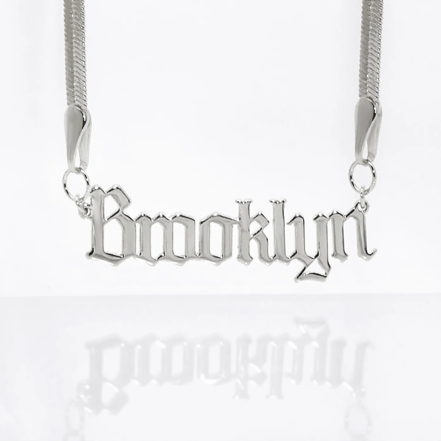 Herringbone Chain Old English Name Necklace - Image 4