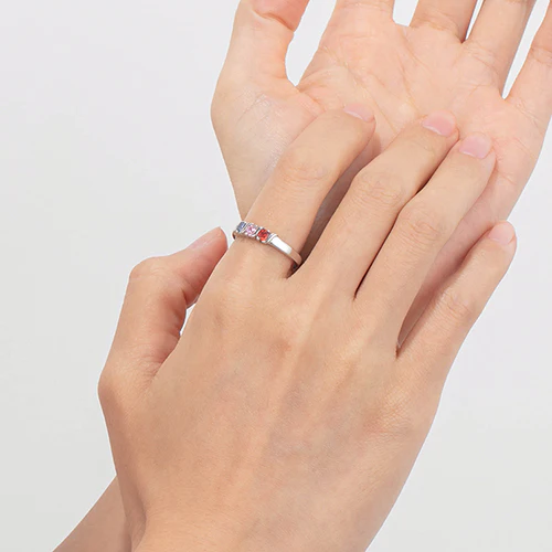 Silver Plated Engraved 3 Birthstone S-Curve Ring - Image 4